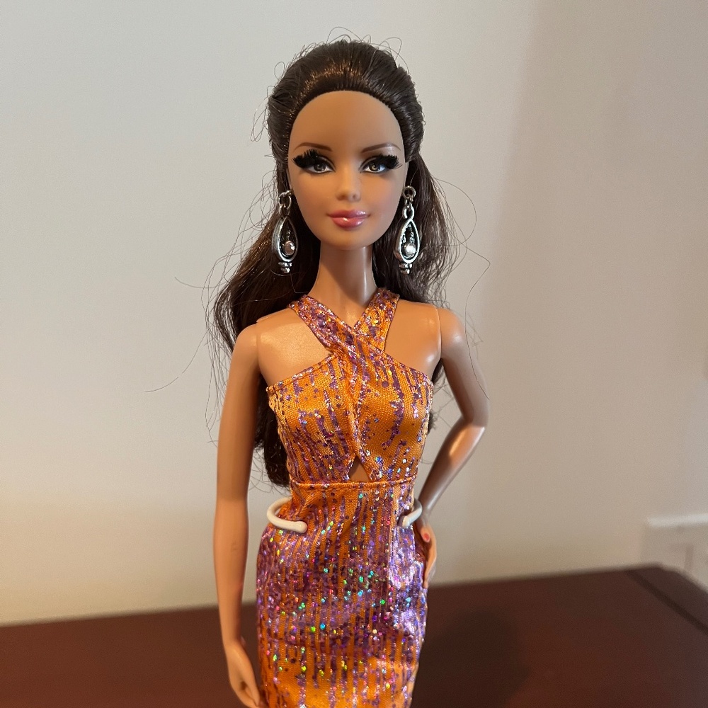 Barbie Doll 2013 The Barbie Look - City Shopper, Mattel - Picture 3 of 9